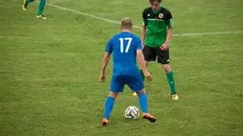 揭秘：曼联心有不舍，B费转会传闻背后，C罗倾情支招助力未来！