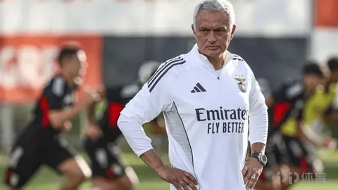 申花铁心决裂？当家归化国脚或将告别，双方僵持不下，争夺战升级！