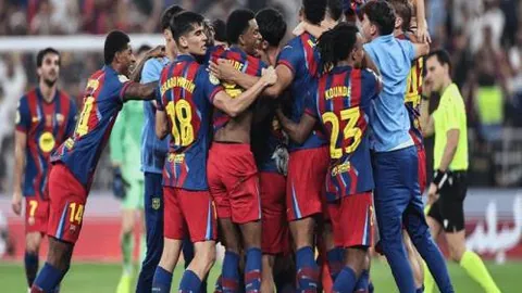 昨日激战！珀斯山猫女篮客场逆袭悉尼火焰，深度解析5胜4精彩对决！